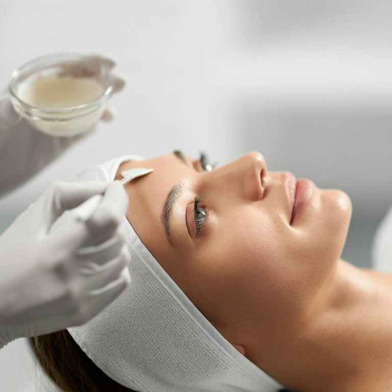 Gesichtsbehandlung & Microneedling in Dasing | Alessandra Beauty