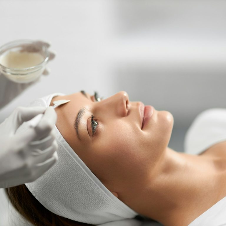 Gesichtsbehandlung & Microneedling in Dasing