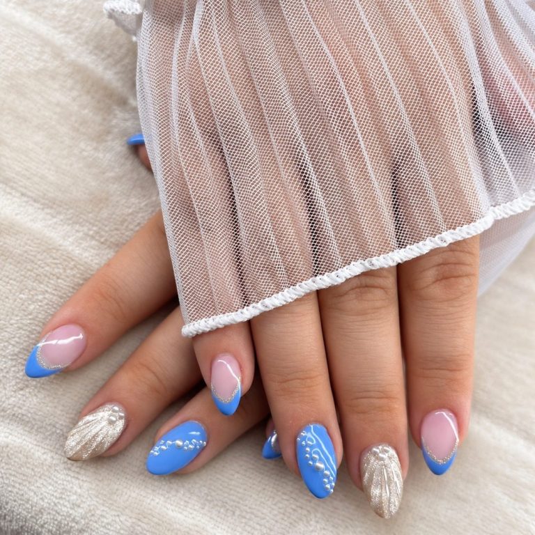 Natürliches Nageldesign mit Gelmodellage und gepflegter Maniküre bei Alessandra Beauty in Dasing