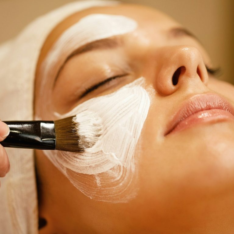 Gesichtsbehandlungen und Microneedling in Dasing 